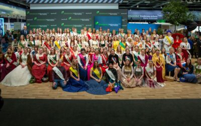 Grüne Woche: 144 Produktköniginnen und -könige auf großer Parade über  den ErlebnisBauernhof